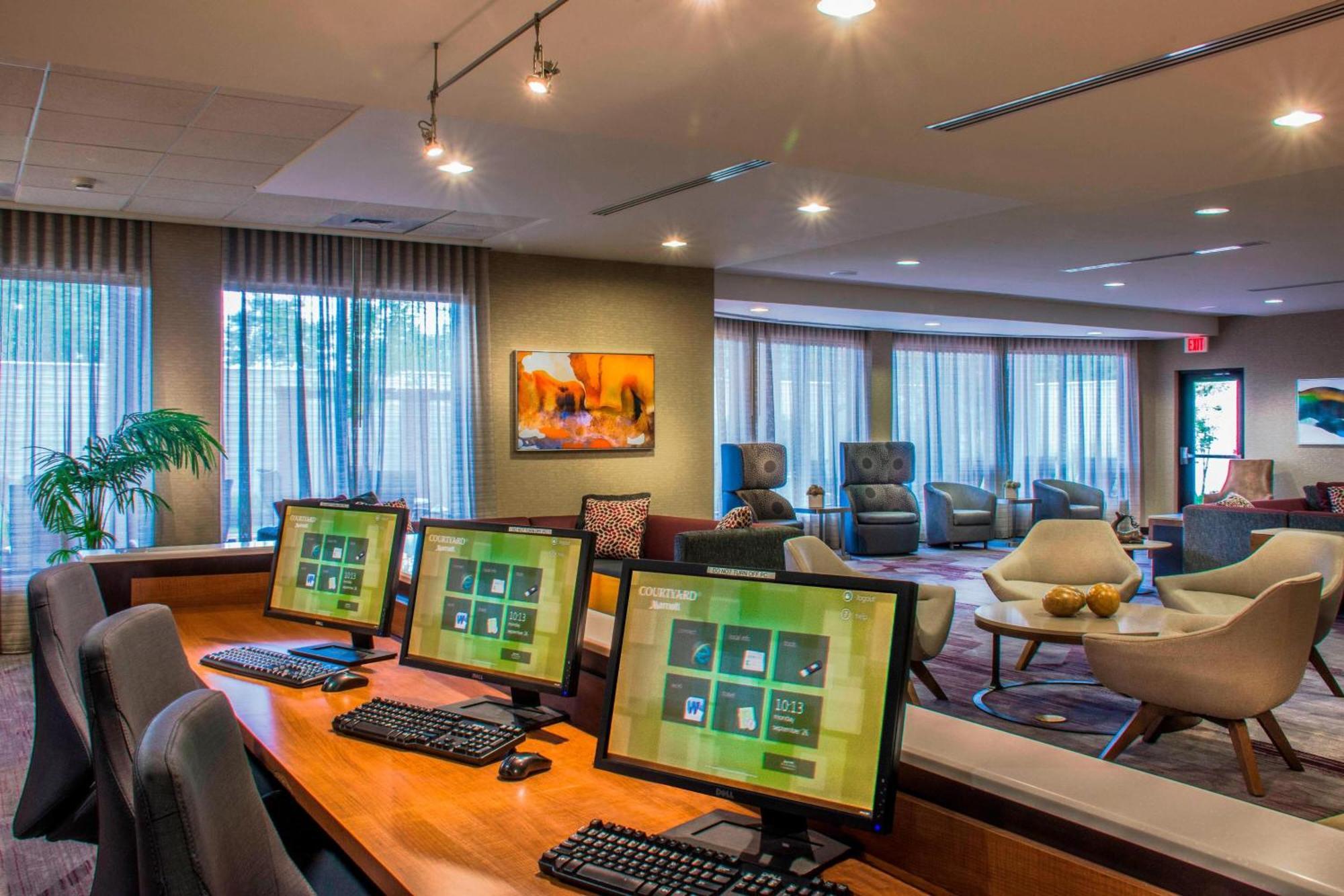 Courtyard Greensboro Airport מראה חיצוני תמונה
