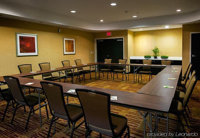 Courtyard Greensboro Airport מראה חיצוני תמונה