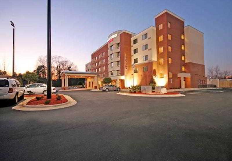 Courtyard Greensboro Airport מראה חיצוני תמונה