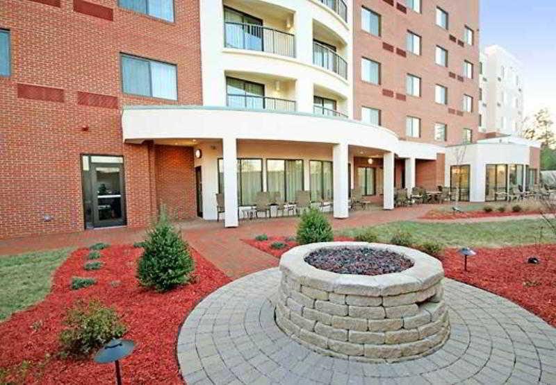 Courtyard Greensboro Airport מראה חיצוני תמונה